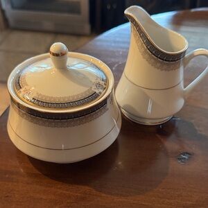 Mikasa Grand Ivory Tropez Cream and Gold Sugar and Creamer Set
